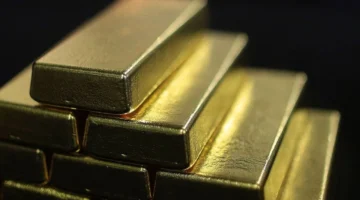 تراجع حاد.. جني الأرباح يطيح بأسعار الذهب والفضة من مستويات قياسية رفيعة